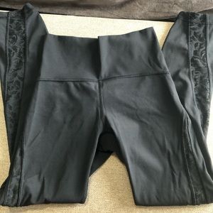 Lululemon 7/8 wunder Unders floral mesh leggings